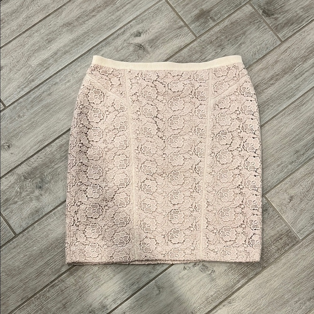 NWT. Ann Taylor Cream Lace Skirt